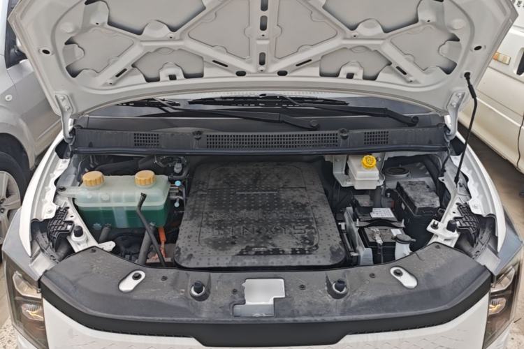 Used Yufeng Gold Warehouse 2025 Model PLUS Value Edition, 42.3 kWh Engine Bay