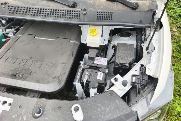 Used Yufeng Gold Warehouse 2025 Model Value Edition, 42.3 kWh Engine Bay Left