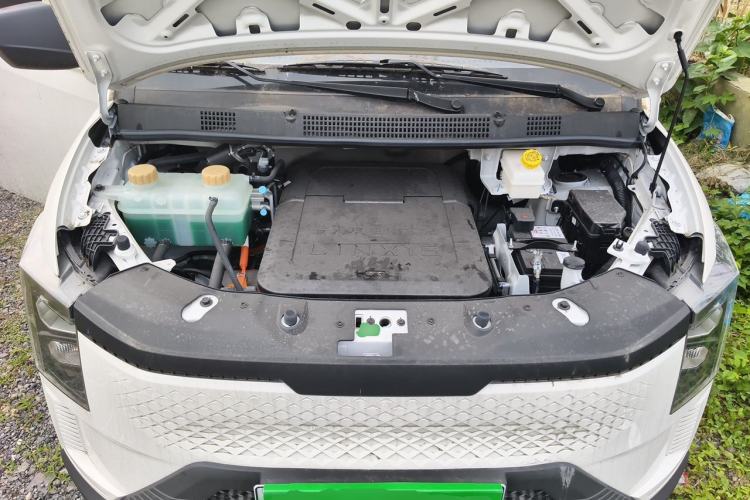 Used Yufeng Gold Warehouse 2025 Model Value Edition, 42.3 kWh Engine Bay