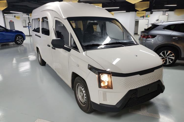 Used Yufeng Gold Warehouse 2025 Model PLUS Bus Version, First-Class Cabin Exterior 1