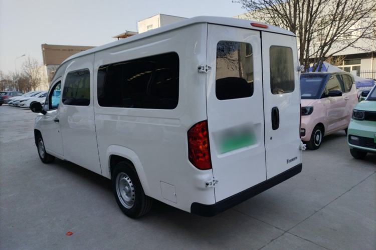 Used Yufeng Gold Warehouse 2025 Model Value Edition, 42.3 kWh Exterior 2