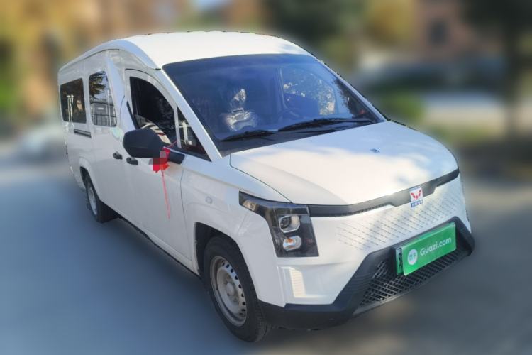 Used Yufeng Gold Warehouse 2025 Model Value Edition, 42.3 kWh Exterior 2