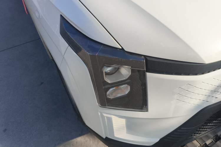 Used Yufeng Gold Warehouse 2025 Model Value Edition, 42.3 kWh Exterior 6
