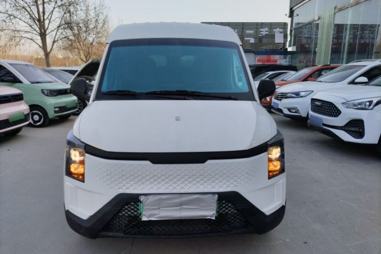 Used Yufeng Gold Warehouse 2025 Model Value Edition, 42.3 kWh Front