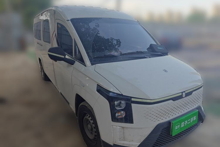 Used Yufeng Gold Warehouse 2025 Model Value Edition, 42.3 kWh Front Right 45 Deg
