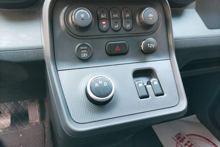 Used Yufeng Gold Warehouse 2025 Model Value Edition, 42.3 kWh Gear Lever