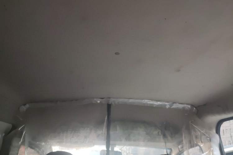 Used Yufeng Gold Warehouse 2025 Model Bus Version with Slow Charger Headliner