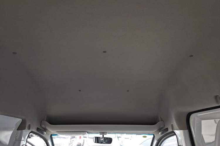 Used Yufeng Gold Warehouse 2025 Model PLUS Value Edition, 42.3 kWh Headliner