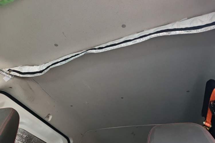 Used Yufeng Gold Warehouse 2025 Model Refreshed Version, First-Class Cabin Headliner