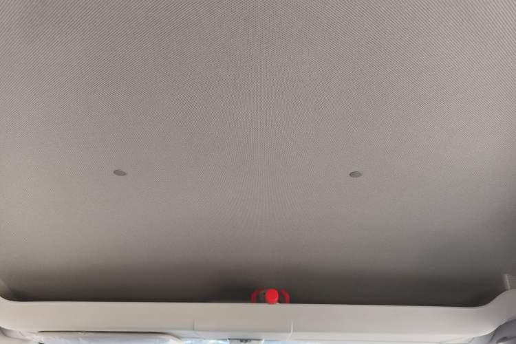 Used Yufeng Gold Warehouse 2025 Model Value Edition, 42.3 kWh Headliner
