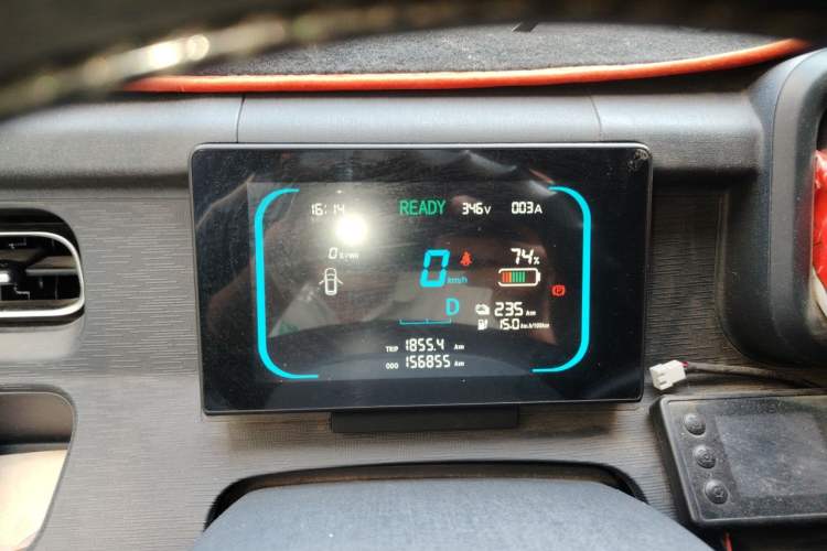 Used Yufeng Gold Warehouse 2025 Model Bus Version with Slow Charger Instrument Cluster