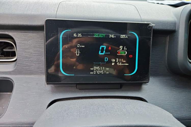 Used Yufeng Gold Warehouse 2025 Model Refreshed Version, First-Class Cabin Instrument Cluster