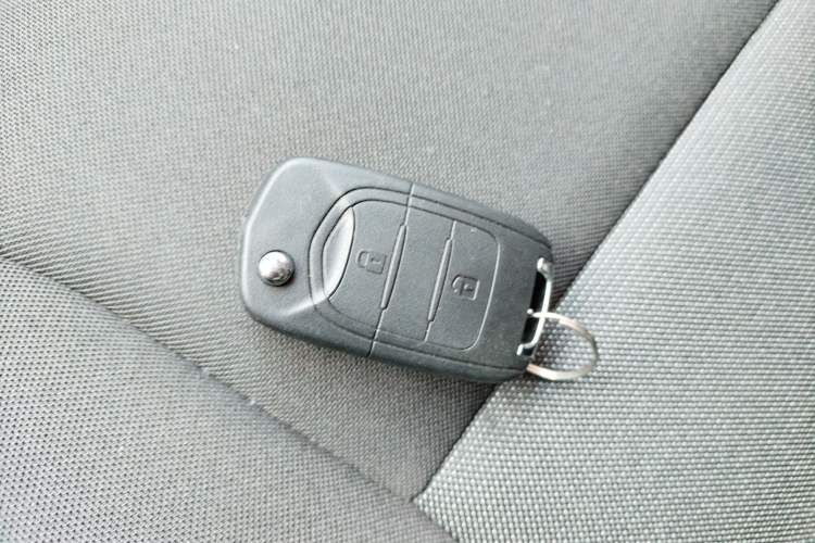 Used Yufeng Gold Warehouse 2025 Model Value Edition, 42.3 kWh Interior 1