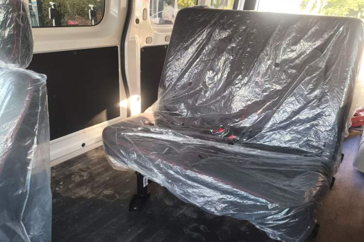 Used Yufeng Gold Warehouse 2025 Model Value Edition, 42.3 kWh Interior 4
