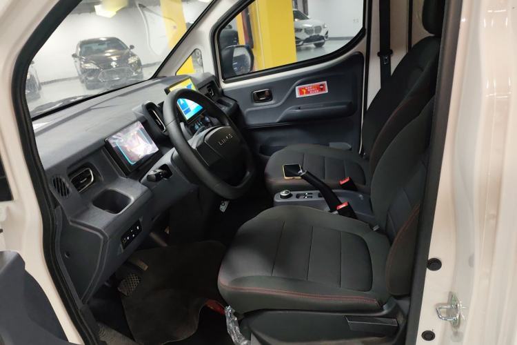 Used Yufeng Gold Warehouse 2025 Model PLUS Bus Version, First-Class Cabin Left Front Seat