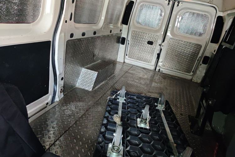 Used Yufeng Gold Warehouse 2025 Model Refreshed Version, First-Class Cabin Left Rear Seat