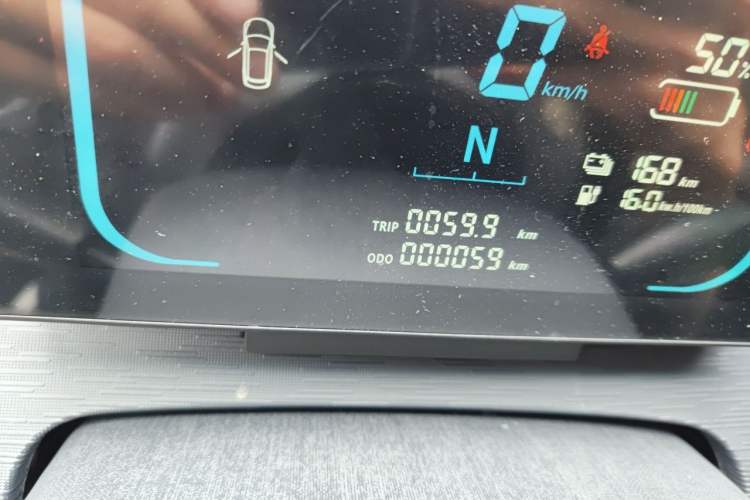 Used Yufeng Gold Warehouse 2025 Model Refreshed Version, First-Class Cabin Odometer Close Up
