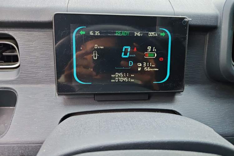 Used Yufeng Gold Warehouse 2025 Model Refreshed Version, First-Class Cabin Odometer Close Up
