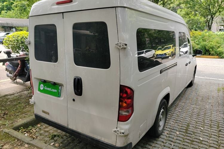Used Yufeng Gold Warehouse 2025 Model PLUS Bus Version, First-Class Cabin Rear Right 45 Deg