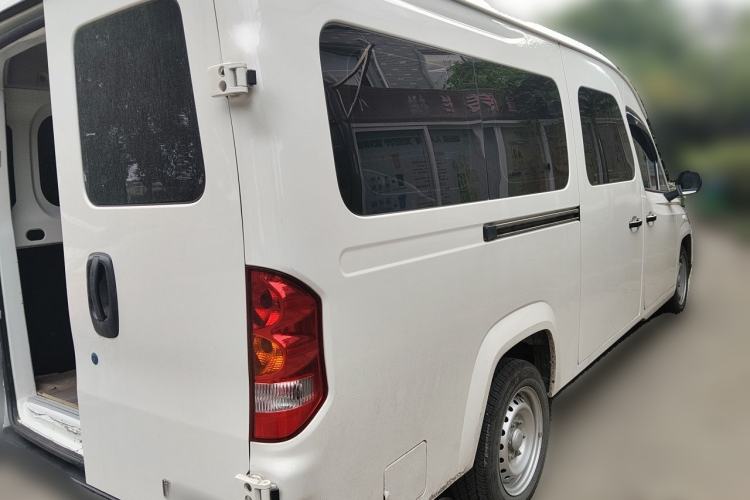 Used Yufeng Gold Warehouse 2025 Model Bus Version with Slow Charger Rear Right 45 Deg