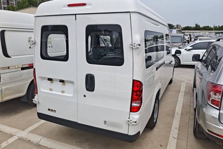 Used Yufeng Gold Warehouse 2025 Model PLUS Value Edition, 42.3 kWh Rear Right 45 Deg