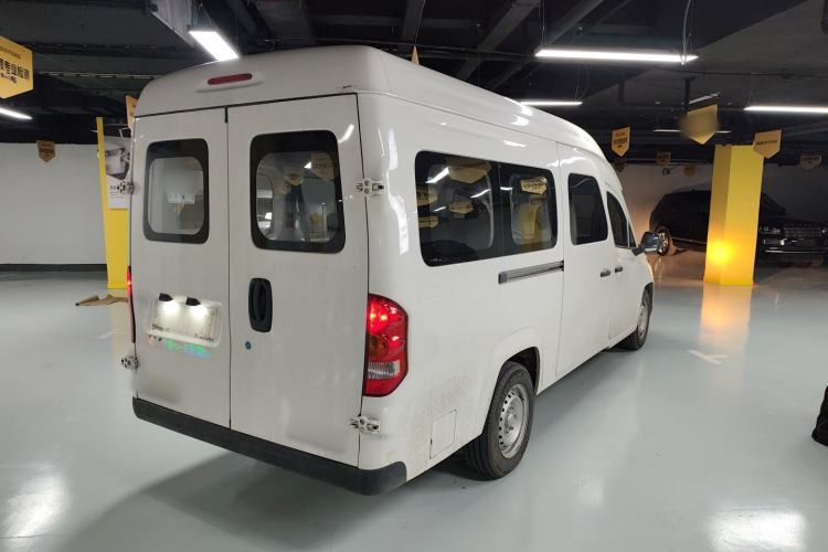 Used Yufeng Gold Warehouse 2025 Model PLUS Bus Version, First-Class Cabin Rear Right 45 Deg