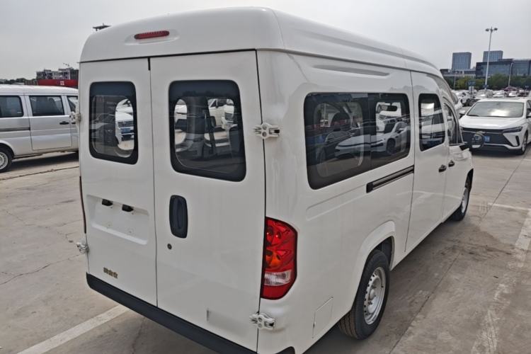 Used Yufeng Gold Warehouse 2025 Model PLUS Value Edition, 42.3 kWh Rear Right 45 Deg