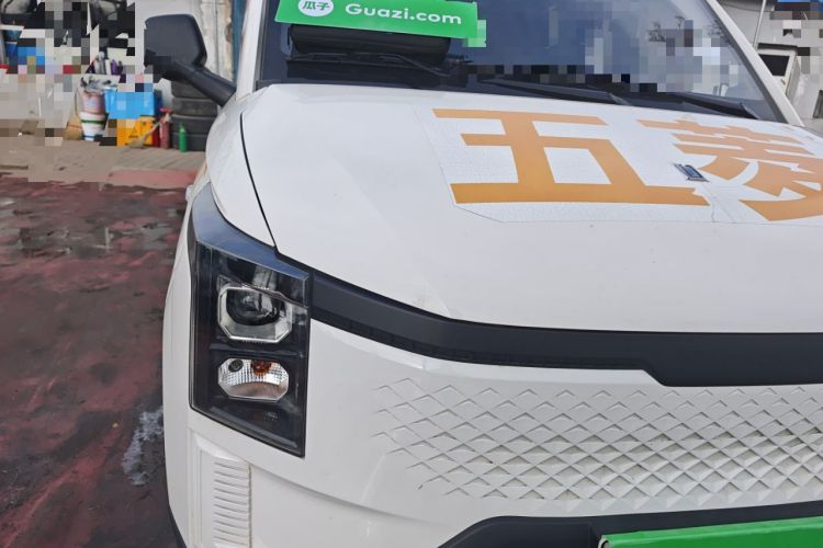 Used Yufeng Gold Warehouse 2025 Model Bus Version with Slow Charger Right Front Headlight