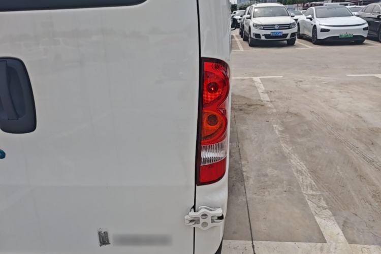 Used Yufeng Gold Warehouse 2025 Model PLUS Value Edition, 42.3 kWh Right Rear Taillight
