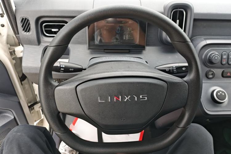 Used Yufeng Gold Warehouse 2025 Model PLUS Value Edition, 42.3 kWh Steering Wheel