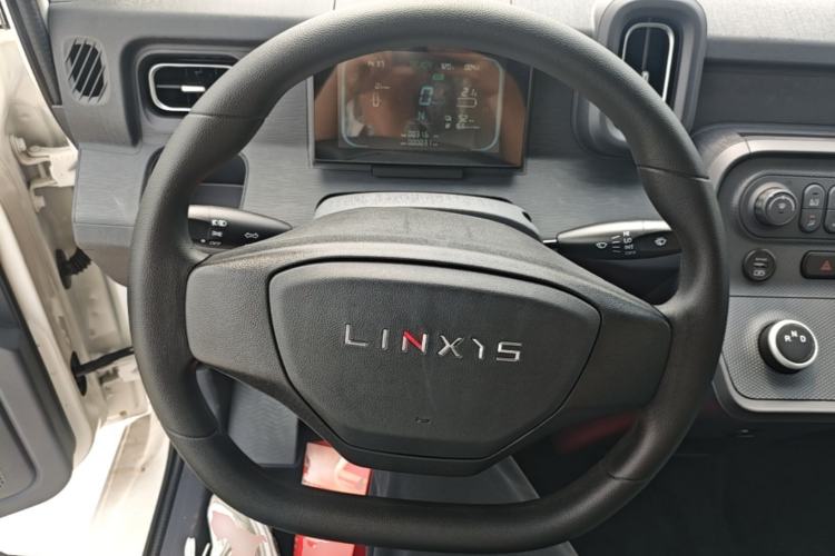 Used Yufeng Gold Warehouse 2025 Model PLUS Value Edition, 42.3 kWh Steering Wheel