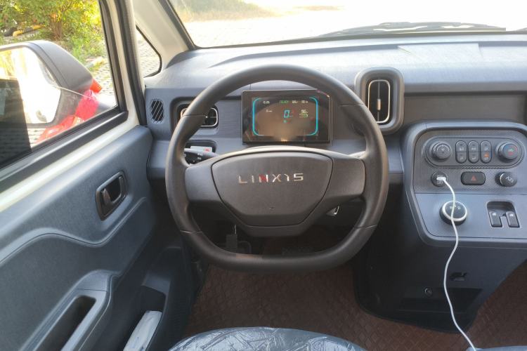 Used Yufeng Gold Warehouse 2025 Model Value Edition, 42.3 kWh Steering Wheel