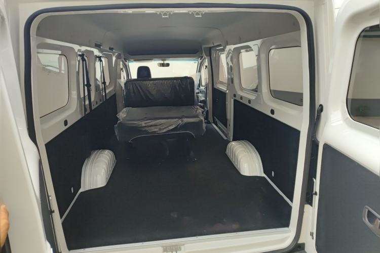 Used Yufeng Gold Warehouse 2025 Model Refreshed Version, First-Class Cabin Trunk