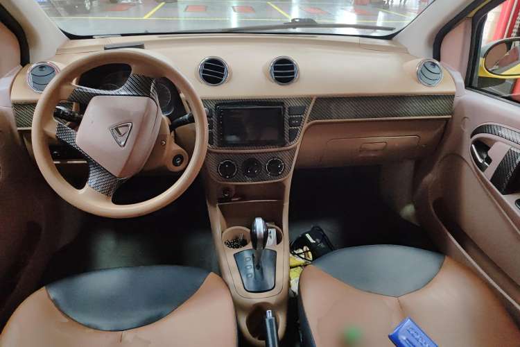 Used Yulue EV2 2018 Comfort Model Center Console