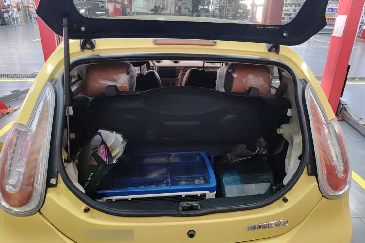 Used Yulue EV2 2018 Comfort Model Trunk