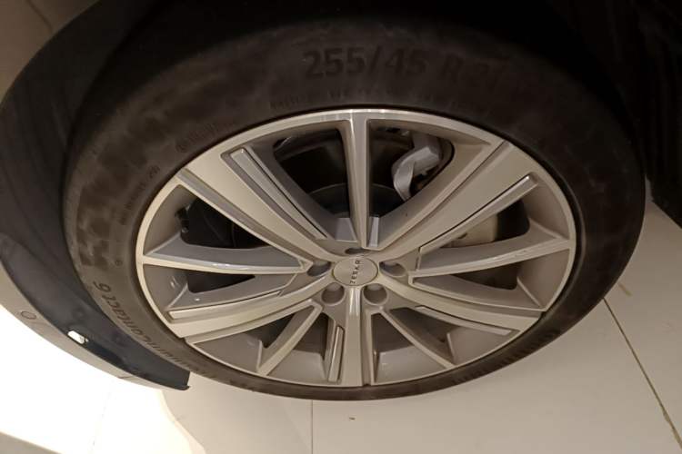 Used Zeekr 001 2021 Long-Range Dual-Motor WE Edition Left Front Wheel Hub