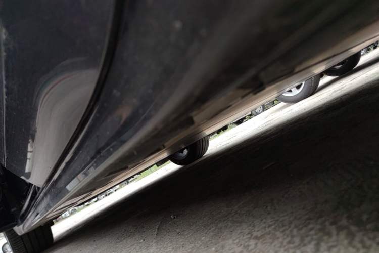 Used Zeekr 001 2021 Ultra-Long Range Dual-Motor YOU Version Left Side Sill