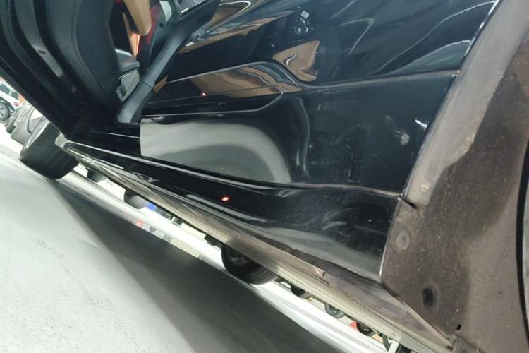Used Zeekr 001 2021 Ultra-Long Range Dual-Motor YOU Version Left Side Sill
