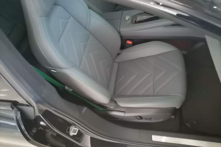 Used Zeekr 001 2021 Ultra-Long Range Dual-Motor YOU Version Right Front Seat
