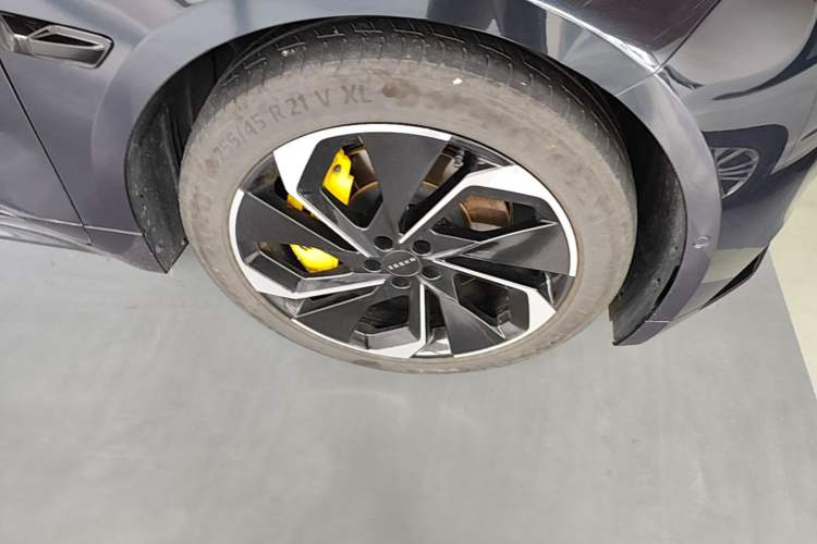 Used Zeekr 001 2021 Long-Range Dual-Motor WE Edition Right Front Wheel Hub