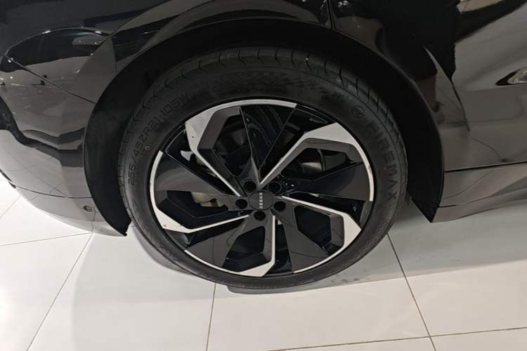 Used Zeekr 001 2021 Ultra-Long Range Single-Motor WE Edition Right Rear Wheel Hub