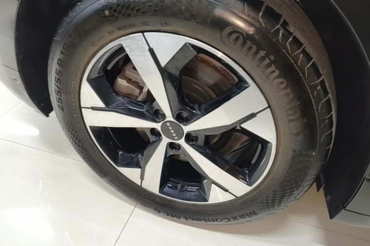 Used Zeekr 001 2021 Ultra-Long Range Single-Motor WE Edition Right Rear Wheel Hub