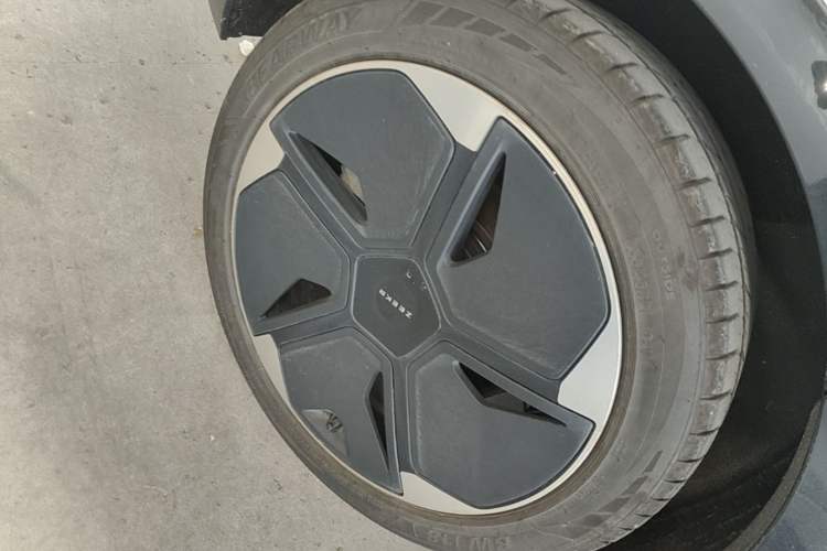 Used Zeekr 001 2021 Ultra-Long Range Single-Motor WE Edition Right Rear Wheel Hub