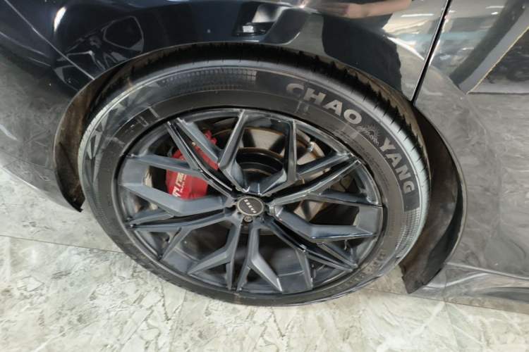 Used Zeekr 001 2021 Long-Range Dual-Motor WE Edition Right Rear Wheel Hub