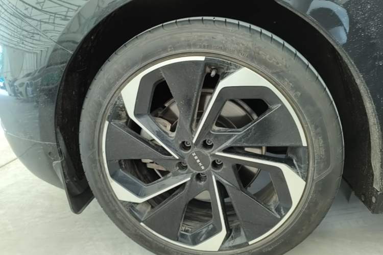 Used Zeekr 001 2021 Ultra-Long Range Single-Motor WE Edition Right Rear Wheel Hub