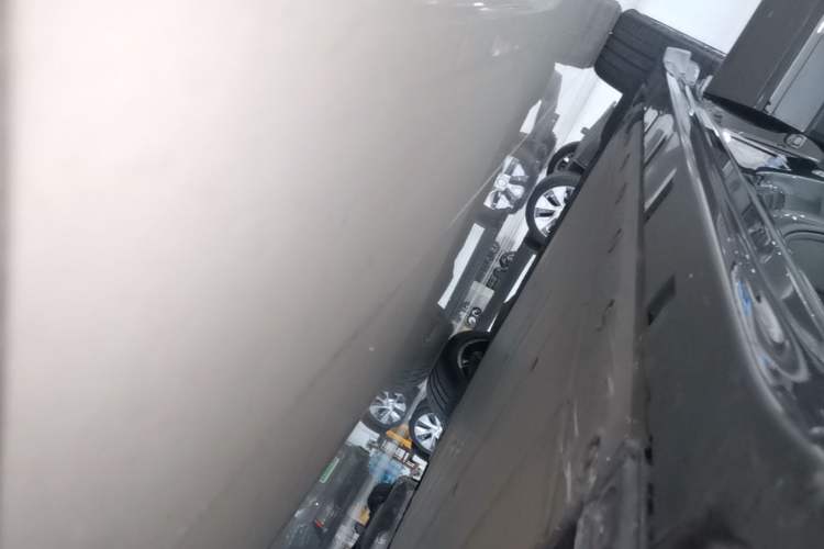 Used Zeekr 001 2021 Ultra-Long Range Dual-Motor YOU Version Right Side Sill