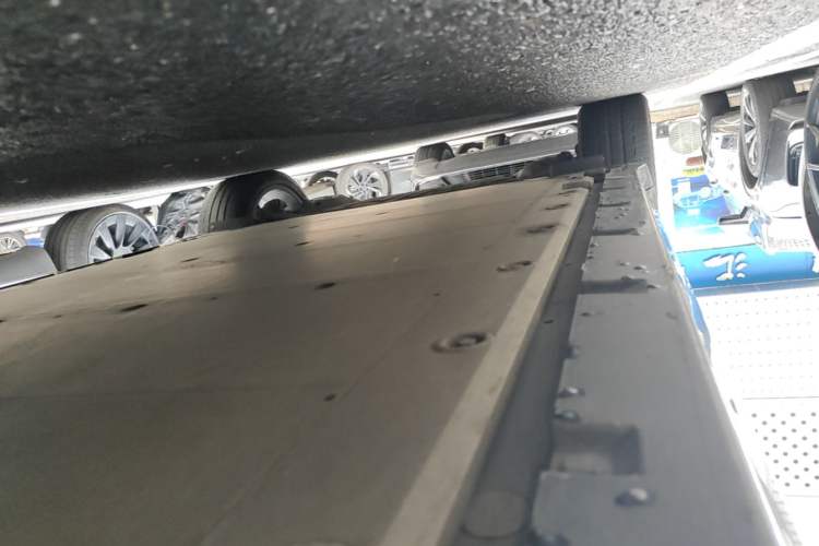 Used Zeekr 001 2021 Ultra-Long Range Dual-Motor YOU Version Right Side Sill