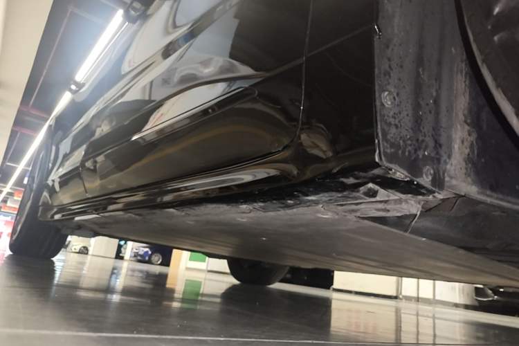 Used Zeekr 001 2021 Long-Range Dual-Motor WE Edition Right Side Sill