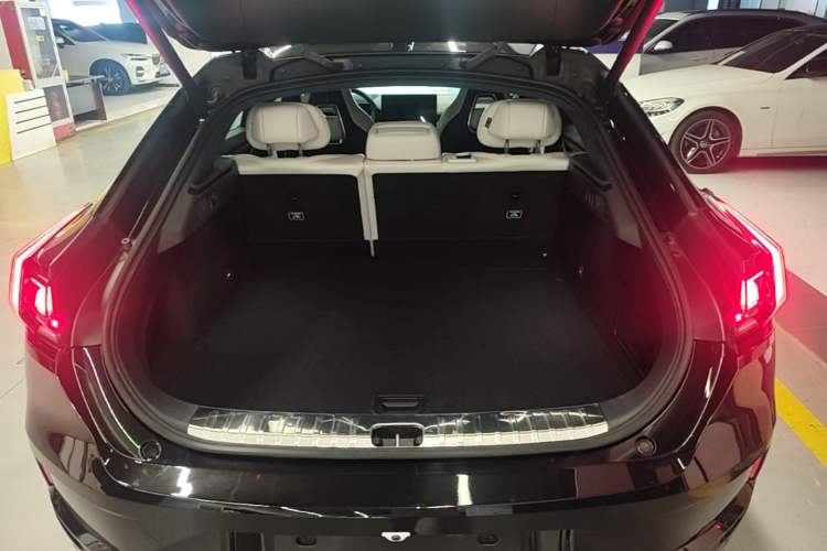 Used Zeekr 001 2021 Long-Range Dual-Motor WE Edition Trunk