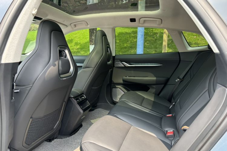 Used Zeekr 001 2021 Ultra-Long Range Single-Motor WE Edition Interior 11